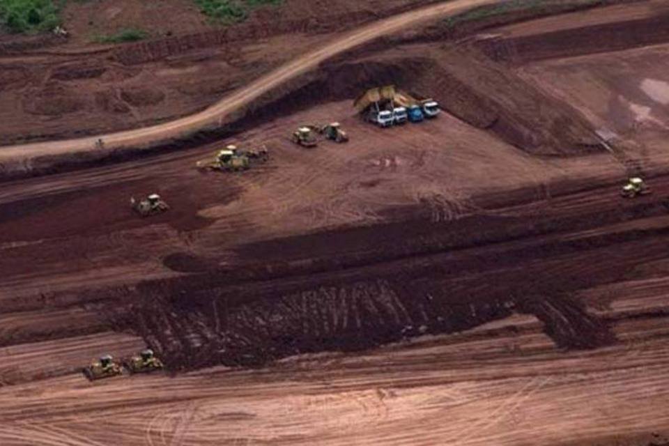 
	Belo Monte:&nbsp;As paralisa&ccedil;&otilde;es decorrentes de manifesta&ccedil;&otilde;es de &iacute;ndios e de organiza&ccedil;&otilde;es n&atilde;o governamentais t&ecirc;m desagradado trabalhadores e empresas envolvidas na obra.
 (© Marizilda Cruppe / Greenpeace)