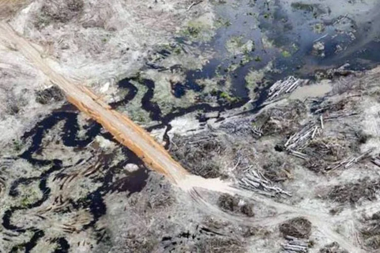 
	Imagens das obras de Belo Monte: como exemplo de gera&ccedil;&atilde;o hidrel&eacute;trica na Amaz&ocirc;nia, Cardeal citou a constru&ccedil;&atilde;o da usina no Rio Xingu
 (© Daniel Beltrá / Greenpeace)