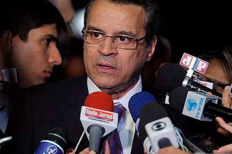 
	Henrique Eduardo Alves: Alves manifestou possibilidade ap&oacute;s reuni&atilde;o com representantes da sociedade civil que lhe entregaram proposta de reforma pol&iacute;tica de iniciativa popular
 (JBatista/Agência Câmara)