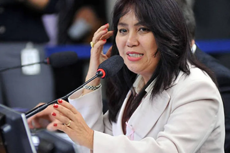 A deputada Keiko Ota: relatora do projeto, ela é mãe de Ives Ota, o menino de 8 anos sequestrado e morto em agosto de 1997 (Zeca Ribeiro/Câmara dos Deputados)