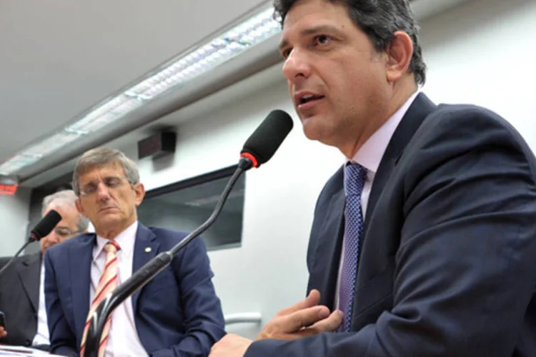 Reunião Ordinária para apresentação, discussão e votação do Relatório, com relatoria do deputado Rogério Carvalho (PT-SE)  (Zeca Ribeiro / Câmara dos Deputados)