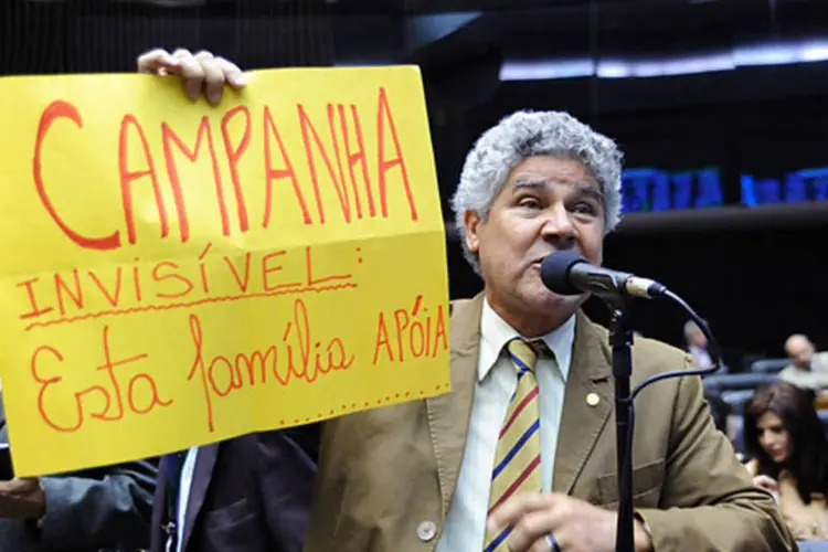  Deputado José Alencar (PSOL-RJ) durante a discussão do projeto da minirreforma eleitoral na Câmara dos Deputados (Lucio Bernardo Jr./Câmara dos Deputados)