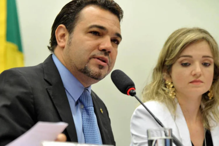 
	Marco Feliciano em reuni&atilde;o da Comiss&atilde;o de Direitos Humanos e Minorias (CDHM): &ldquo;um raio n&atilde;o cai duas vezes no mesmo lugar&quot;
 (Luis Macedo/Câmara dos Deputados)