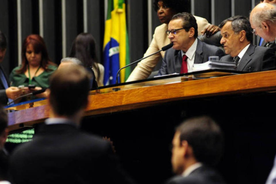 Câmara cria 94 cargos para PROS e Solidariedade