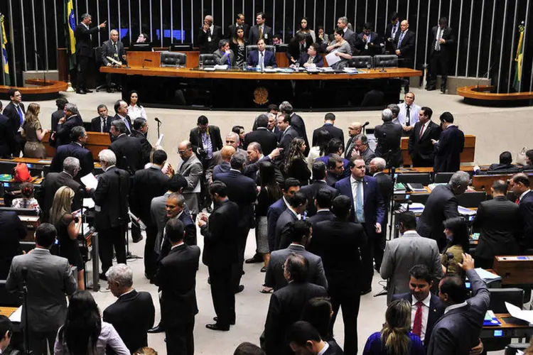Câmara: texto do relator suspendia os reajustes salariais de servidores por dois anos, mas foi retirado do projeto para que a medida passasse (Luis Macedo/Câmara dos Deputados)