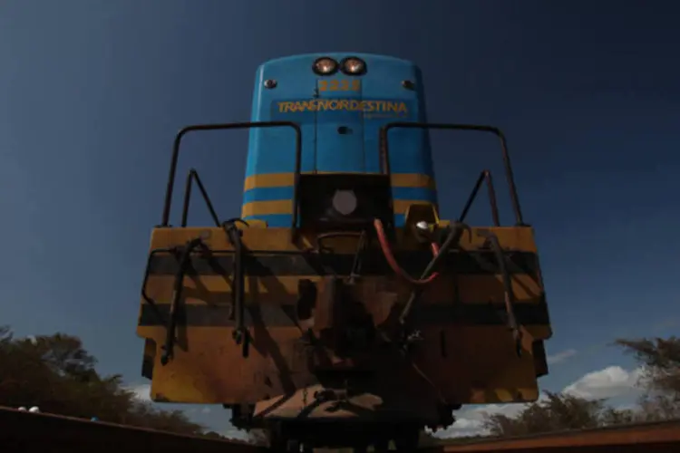 
	Locomotiva da ferrovia Transnordestina: governo quer atrair o maior n&uacute;mero de competidores para os leil&otilde;es de concess&atilde;o de ferrovias
 (Manuel Marques/EXAME)
