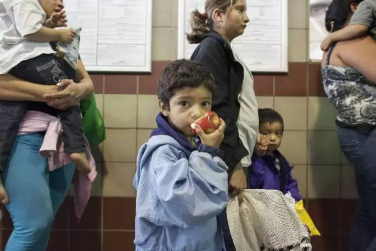 Mais de 2 mil crianças foram separadas de suas famílias nos Estados Unidos (Samantha Sais/Reuters)
