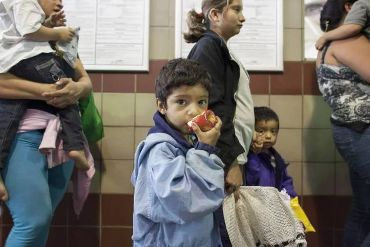 Imigrantes: o governo mexicano estima que, por ano, cerca de 160 mil pessoas atravessem a fronteira (Samantha Sais/Reuters)