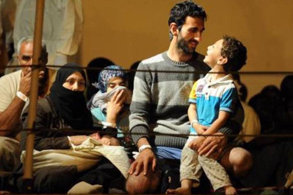 Itália anuncia fim de operação para salvamento de imigrantes