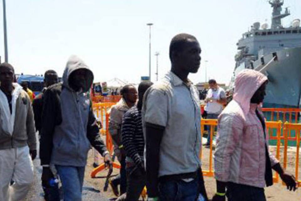 
	Imigrantes resgatados: imigrantes s&atilde;o provavelmente s&iacute;rios
 (MARIO LAPORTA/AFP)