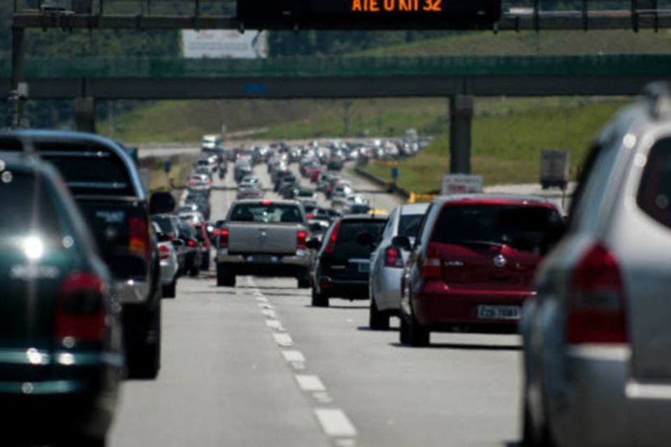 Principais rodovias de SP registram lentidão