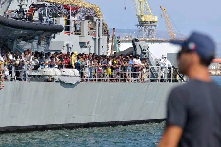 
	A maioria dos passageiros resgatados pela Guarda Costeira italiana &eacute; proveniente da S&iacute;ria, Bangladesh e &Aacute;frica subsaariana: o n&uacute;mero divulgado pela ONU supera em 40% o recorde registrado nos &uacute;ltimos anos
 (REUTERS/Guglielmo Mangiapane)