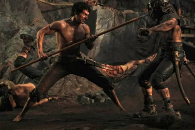 Protagonizado por Henry Cavill, Luke Evans, Freida Pinto e Mickey Rourke, "Imortais" foca a eterna batalha entre o bem e o mal (Divulgação)