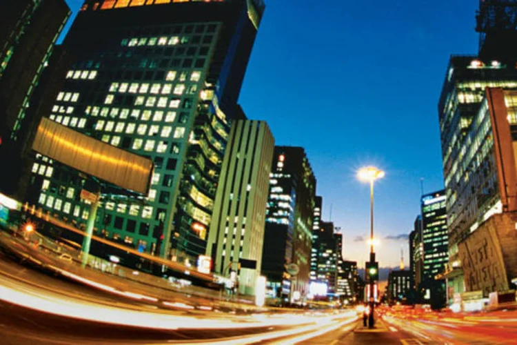 
	Avenida Paulista, em S&atilde;o Paulo: mercado imobili&aacute;rio na cidade est&aacute; em queda
 (.)