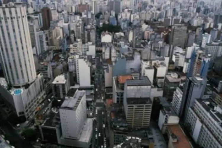 As vendas de imóveis residenciais novos em São Paulo cresceram 83% na comparação com fevereiro de 2009 (.)