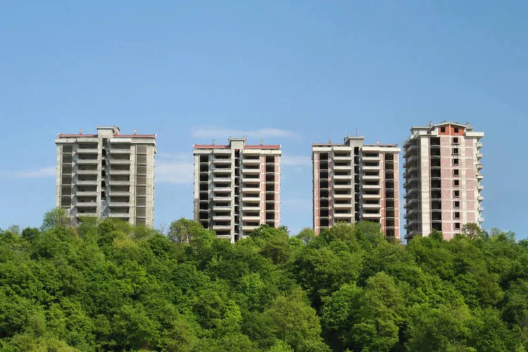 Imóveis em construção (Stock.xchng/arsel)