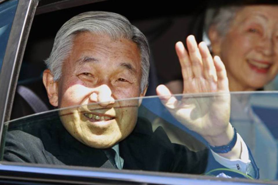 Imperador do Japão volta ao hospital com edema pulmonar