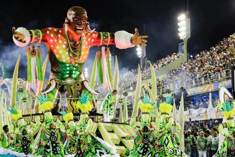 Escola de samba Imperatriz no carnaval do Rio de Janeiro, em 2015 (Tata Barreto/ Riotur/ Fotos Públicas)