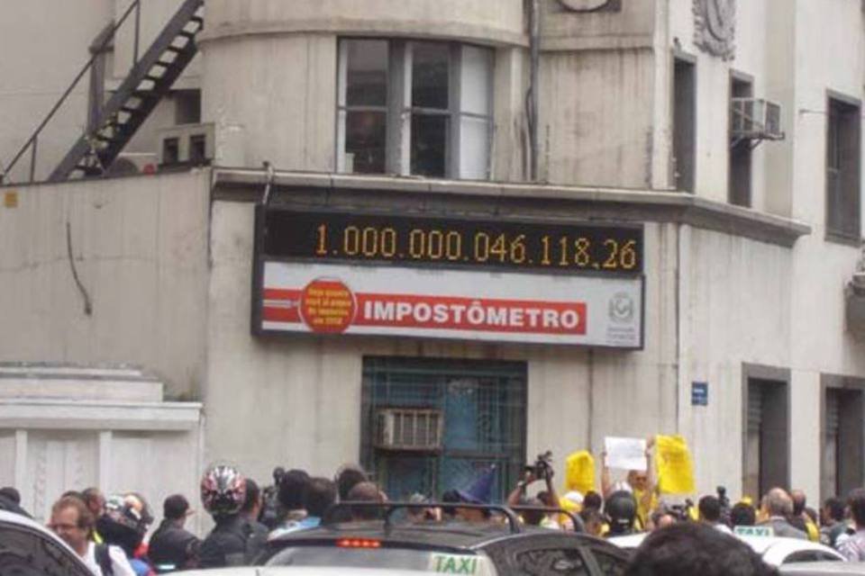 Receita mantém previsão de alta na arrecadação de 2012