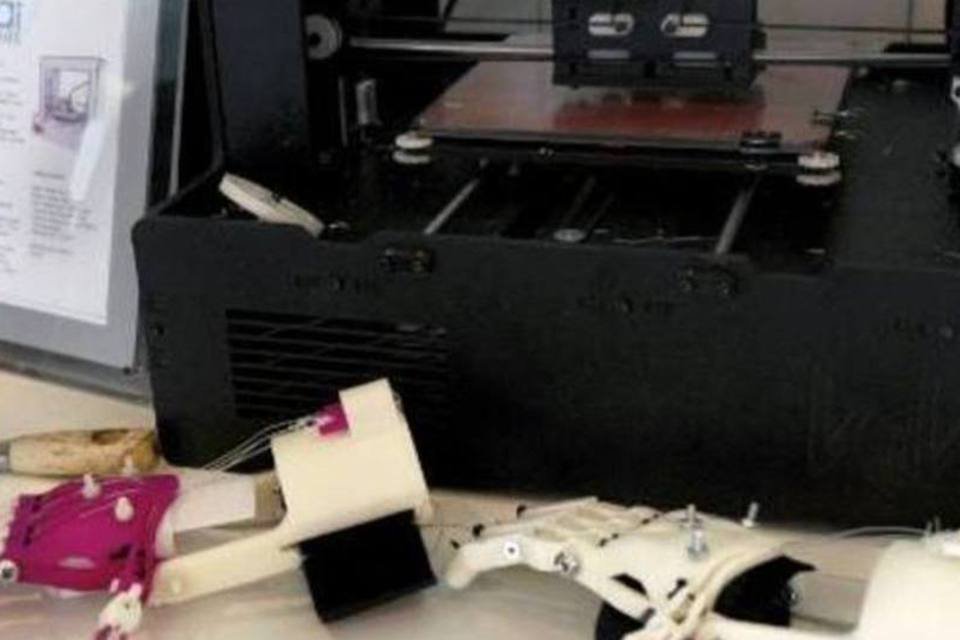 Argentinos fabricam mão infantil com impressora 3D