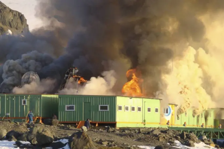 A estação foi destruída por um incêndio no dia 25 (Divulgação/Maria Rosa Pedreiro/Universidade Federal do Paraná)