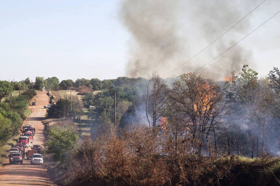 Bombeiros controlam grande parte de incêndio em Oklahoma