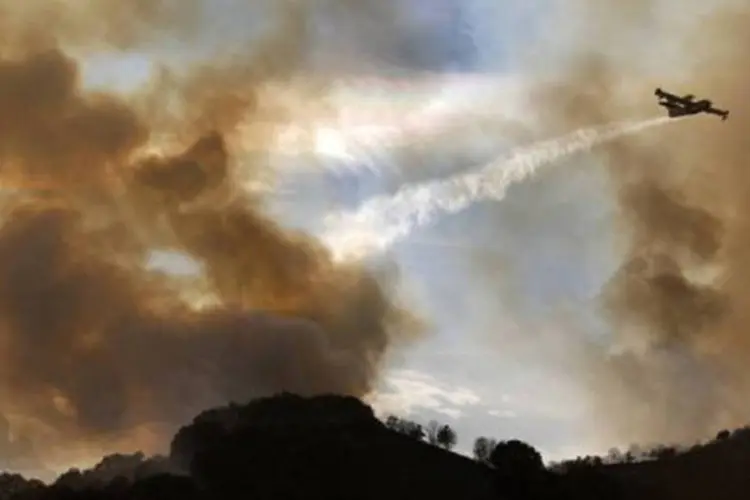 Incêndio em Málaga, no sul da Espanha: o fogo já consumiu mil de hectares de floresta  (Cesar Manso/AFP)