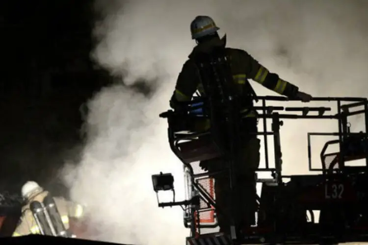 Bombeiros: a Polícia investiga as causas do incêndio (AFP / Jonathan Nackstrand)