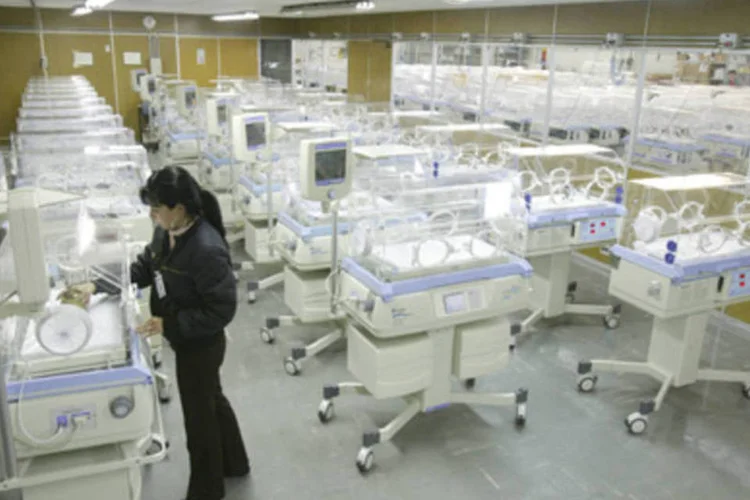 Incubadoras fabricadas pela Fanem, empresa do ramo médico-hospitalar-laboratorial (Mário Rodrigues/Veja São Paulo)