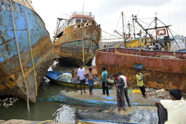 Visakhapatnam após ciclone: levantamentos registraram milhares de casas e plantações danificadas (R Narendra/Reuters)
