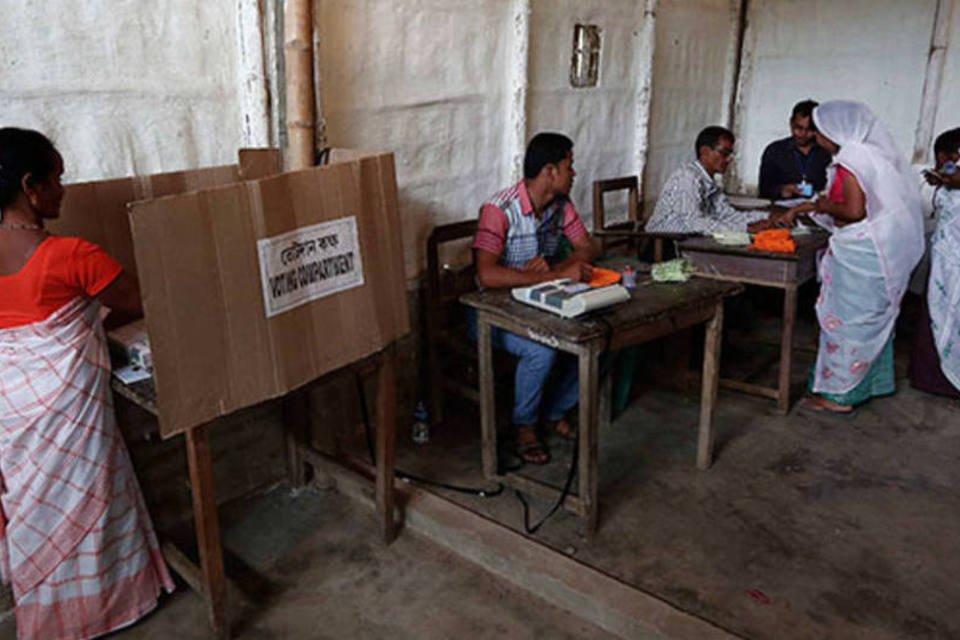 Por mudanças, 100 mi de jovens votam pela 1ª vez na Índia