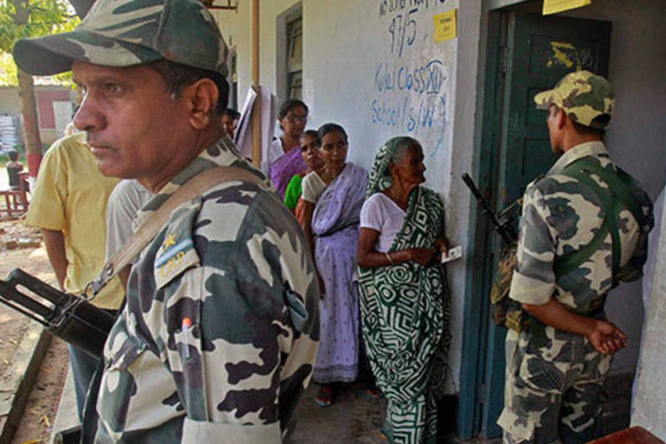Ataques em meio de processo eleitoral na Índia matam 12
