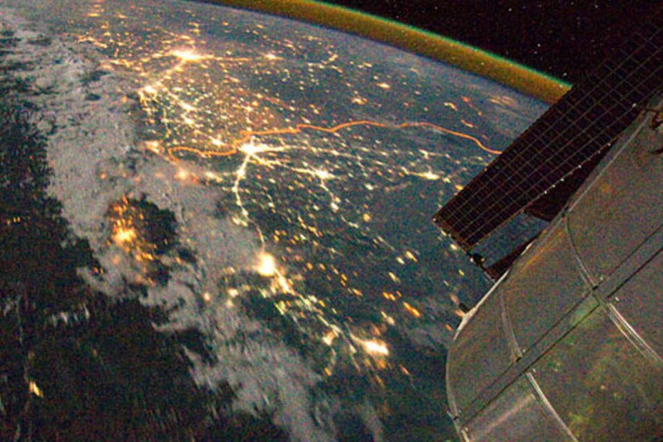 Vídeo mostra como é dar uma volta na Terra a bordo da Estação Espacial