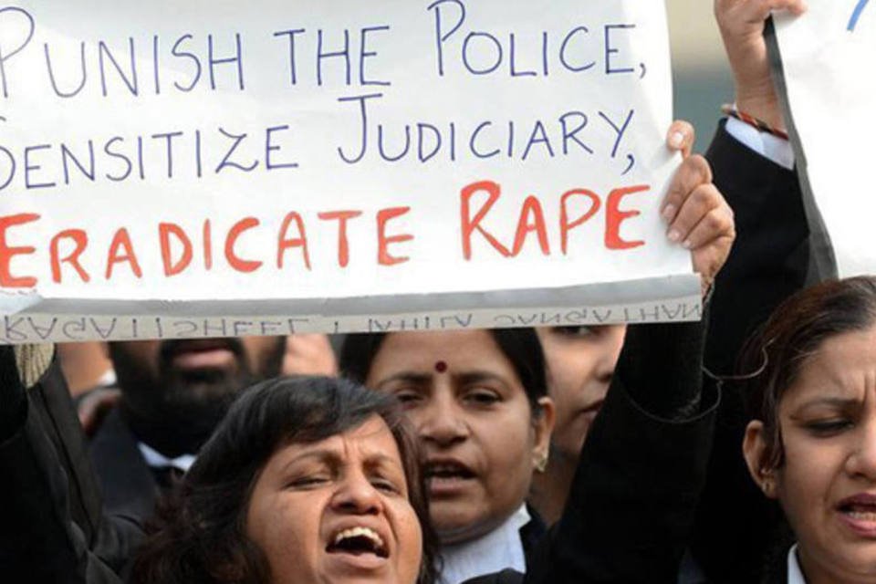 Estupro de menina em escola provoca protestos na Índia