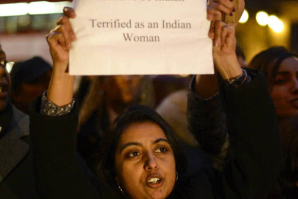 Mulher com problemas mentais é estuprada e queimada na Índia