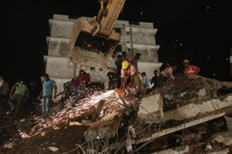Desabamento de construção ilegal mata 34 na Índia