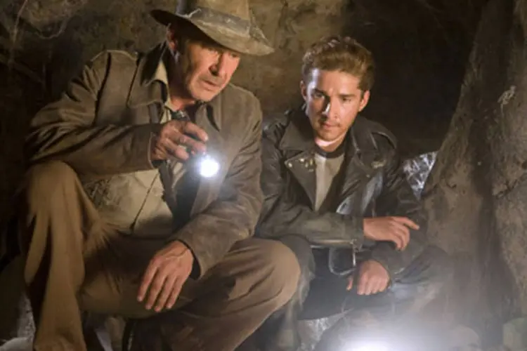 
	Trecho do filme&nbsp;Indiana Jones: doutor alega que o cr&acirc;nio foi roubado em Belize 88 anos atr&aacute;s e que os produtores do longa n&atilde;o tinham o direito de usar sua c&oacute;pia
 (Indiana Jones Official)