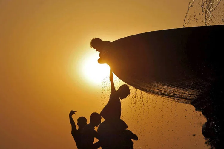 
	Calor: &quot;Parece quase uma certeza que 2016 tamb&eacute;m ser&aacute; o ano mais quente da hist&oacute;ria&quot;
 (Anindito Mukherjee / Reuters)