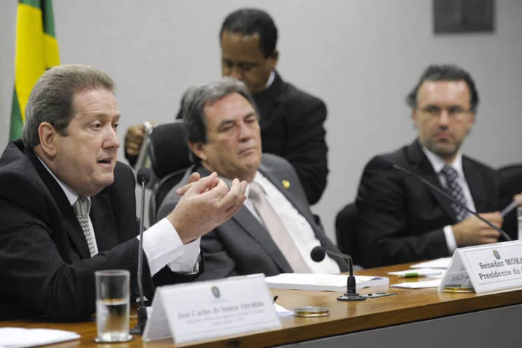 
	Jos&eacute; Carlos de Souza Abrah&atilde;o, indicado ao cargo de diretor da Ag&ecirc;ncia Nacional de Sa&uacute;de Suplementar (ANS), responde sabatina
 (José Cruz/Agência Senado)