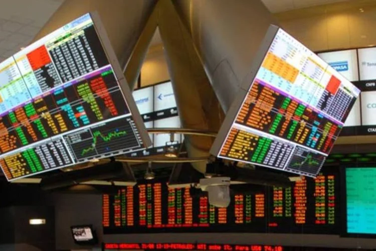 Itaú BBA tem classificação de desempenho em linha com a média de mercado (market-perfom) para as ações ordinárias da BM&FBovespa, com preço-alvo (dez/11) 17,60 reais (Germano Lüders/EXAME)