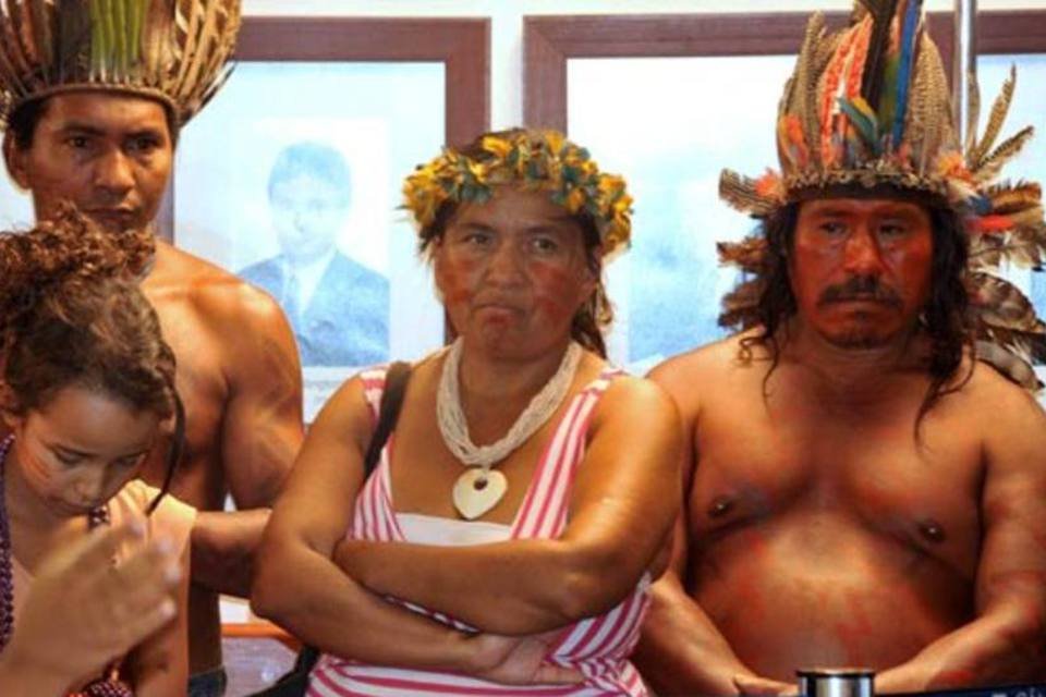 Indígenas querem entregar a Dilma manifesto contra Belo Monte