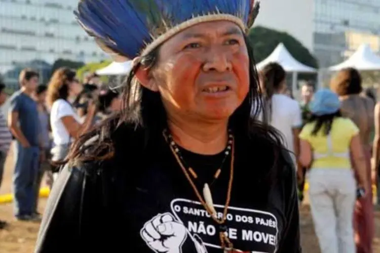 O índio Olavo Wapichana, de Roraima, durante protesto contra a construção da Usina de Belo Monte (Antônio Cruz/Agência Brasil)