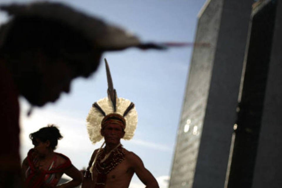 Índios protestam contra indicação de militar para Funai