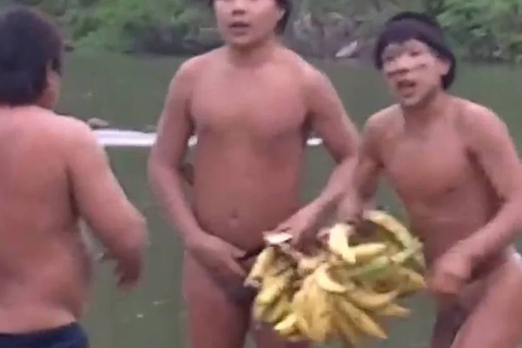 
	&Iacute;ndios isolados fazem contato no Acre com aldeia Ashaninka
 (Reprodução YouTube)