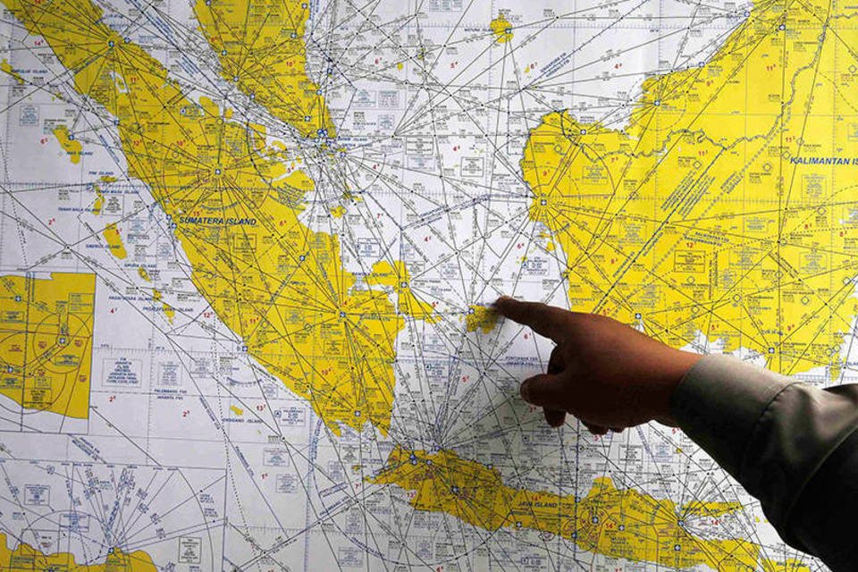 China oferece navios e aviões à Indonésia para buscas