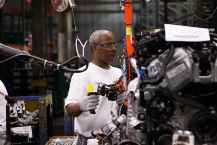 
	Ind&uacute;stria nos EUA: PMI preliminar cresceu para 56,7 em fevereiro, o mais alto desde maio de 2010, ante os 53,7 registrados na leitura final de janeiro
 (Scott Olson/Getty Images)