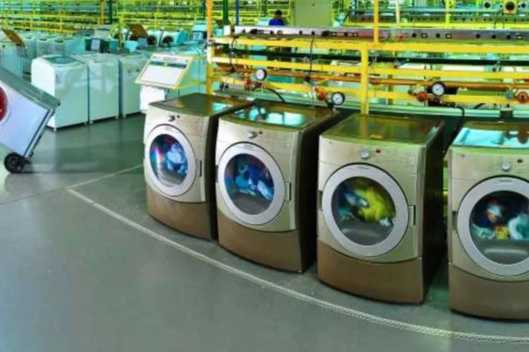
	Linha de Montagem: as exce&ccedil;&otilde;es s&atilde;o os caminh&otilde;es, cujo IPI ser&aacute; zerado permanentemente, e as m&aacute;quinas de lavar,&nbsp;cuja al&iacute;quota permanecer&aacute; em 10% por tempo indeterminado
 (Germano Lüders/EXAME.com)