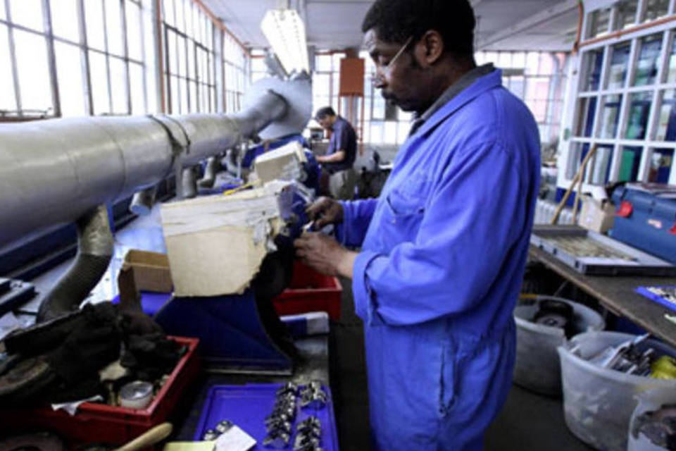 IBGE: produção industrial cai 0,10% em agosto