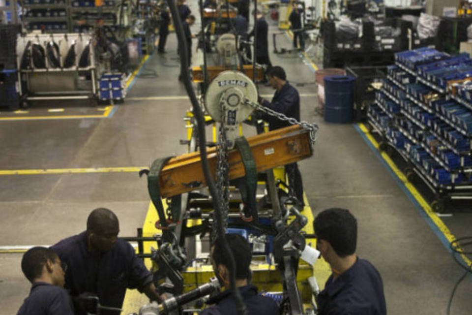 Recurso externo na indústria recua 47% neste ano