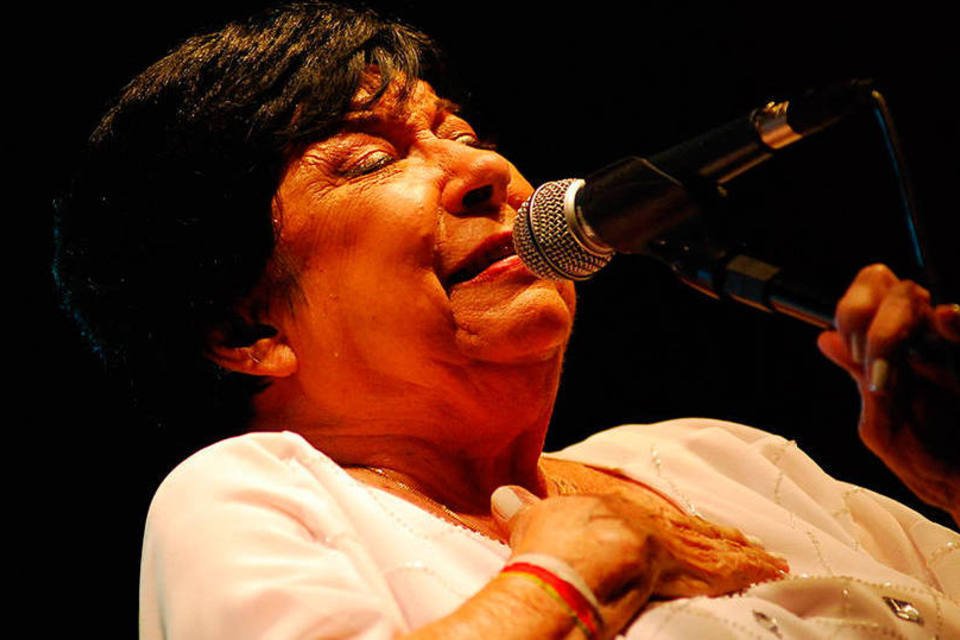 Cantora Inezita Barroso morre aos 90 anos